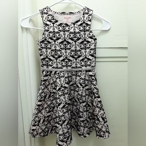 Nannette Kids Beautiful Light Pink and Black Dress. Size 6